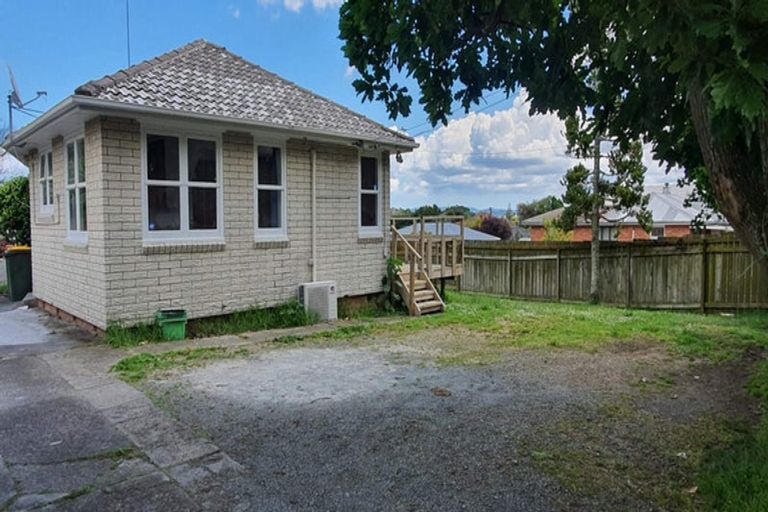 Photo of property in 18 Thomas Road, Mangere, Auckland, 2022