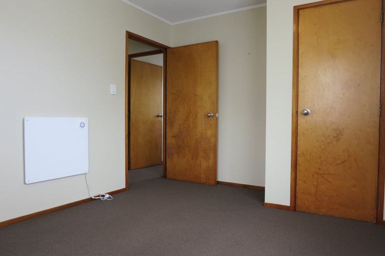 Photo of property in 43 Pisces Road, Glen Eden, Auckland, 0602