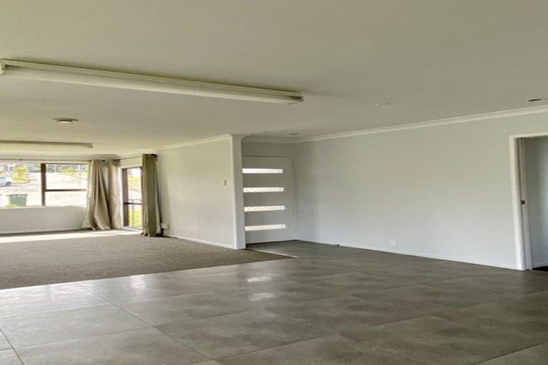 Photo of property in 17 Montego Place, Weymouth, Auckland, 2103