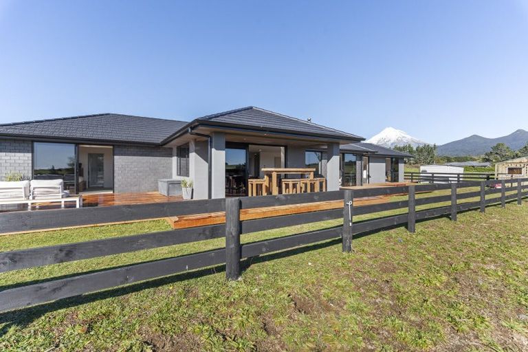 Photo of property in 188 Maude Road, Kaimiro, New Plymouth, 4371