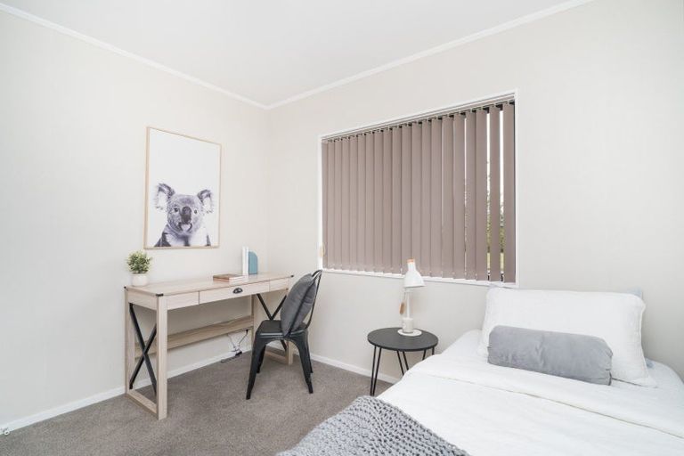 Photo of property in 71 Rhodes Drive, Kelvin Grove, Palmerston North, 4414