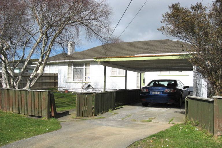 Photo of property in 34 Hinau Grove, Wainuiomata, Lower Hutt, 5014