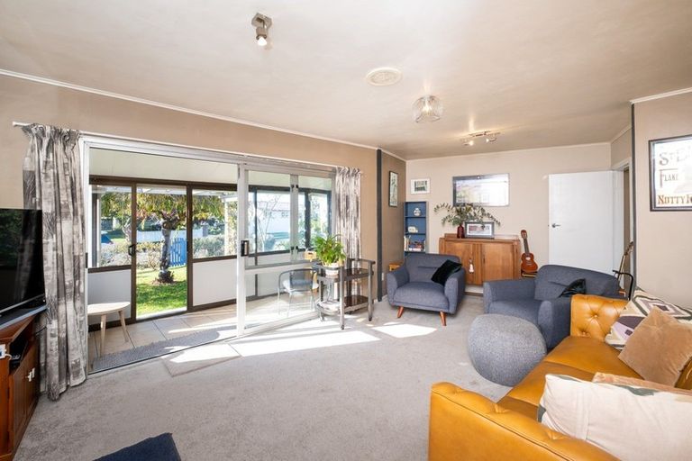 Photo of property in 2 Jarvis Place, Taradale, Napier, 4112
