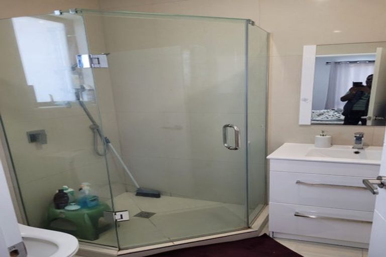 Photo of property in 48a Nikau Street, New Lynn, Auckland, 0600