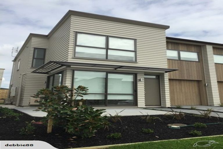 Photo of property in 15 Costa Viva Crescent, Karaka, Papakura, 2113