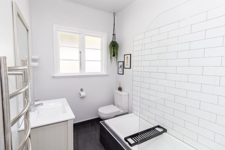 Photo of property in 78 Moeraki Road, Maoribank, Upper Hutt, 5018