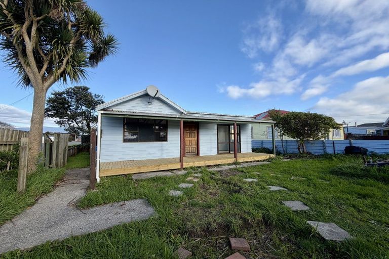 Photo of property in 12 Russell Street, Westport, 7825