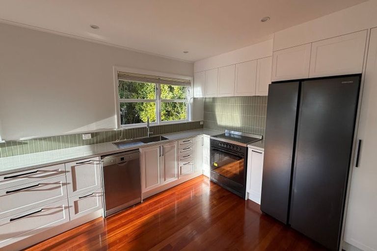 Photo of property in 60 Chester Road, Tawa, Wellington, 5028