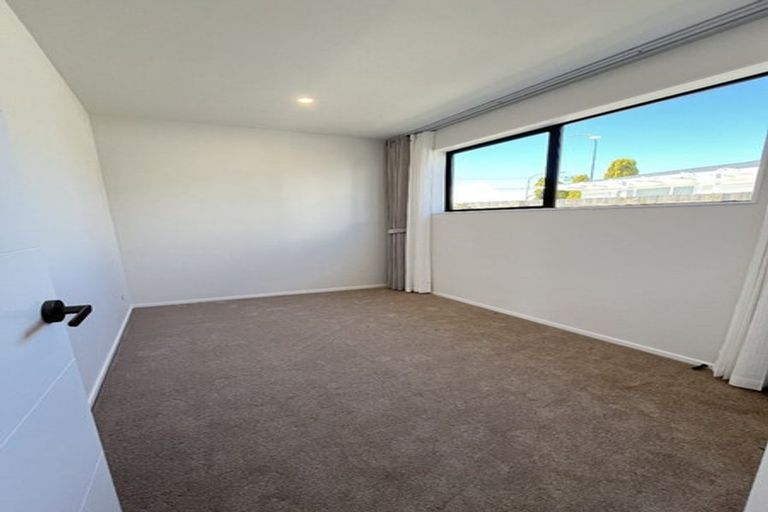 Photo of property in 130 Forrest Hill Road, Forrest Hill, Auckland, 0620