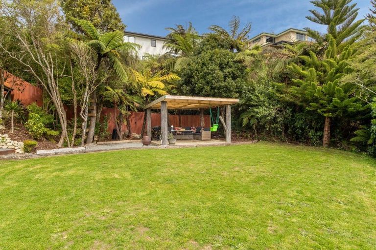 Photo of property in 5 Mcewen Crescent, Riverstone Terraces, Upper Hutt, 5018