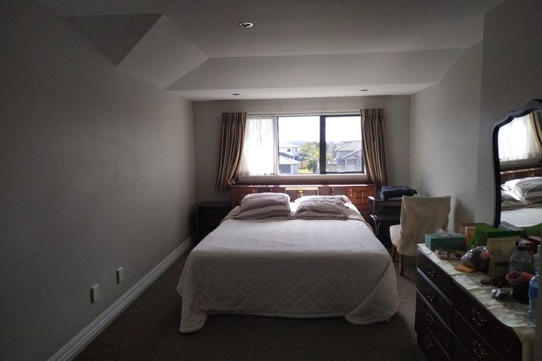 Photo of property in 4 Kawai Rise, Te Atatu Peninsula, Auckland, 0610