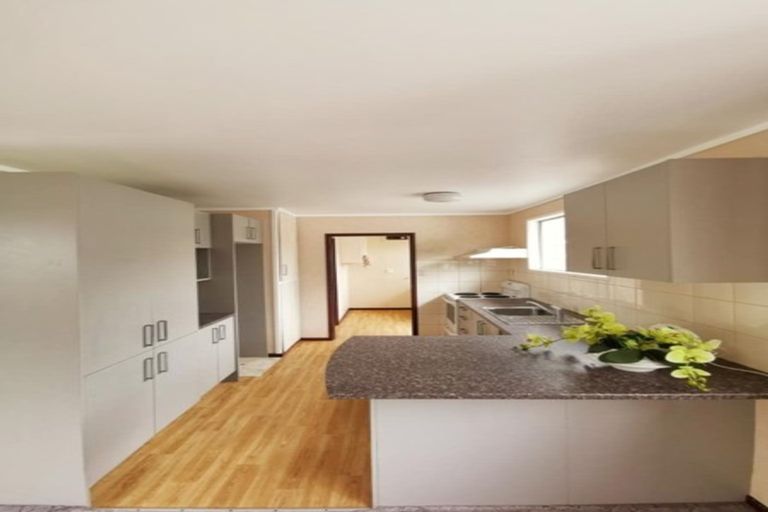 Photo of property in 3 Ciprian Place, Henderson, Auckland, 0612