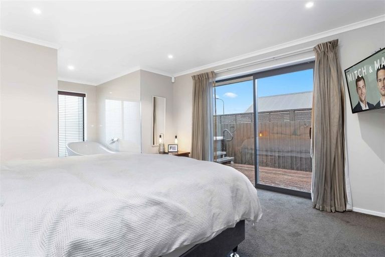 Photo of property in 6 Benjes Place, Woodend, 7610