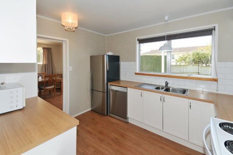 Photo of property in 4 Cassia Place, Sunnynook, Auckland, 0620
