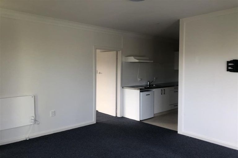 Photo of property in 16 Howard Road, Taradale, Napier, 4112