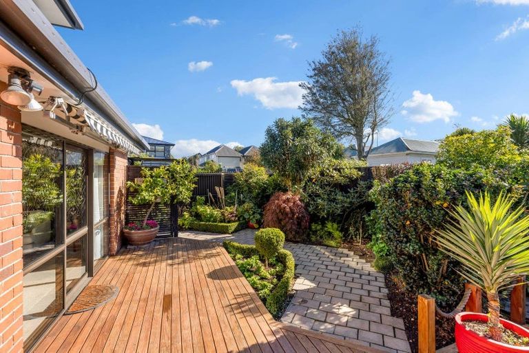 Photo of property in 8a Freyberg Avenue, Riccarton, Christchurch, 8011