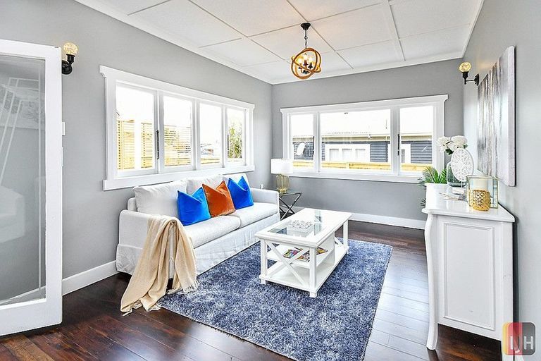 Photo of property in 1/24 Great South Road, Papakura, 2110