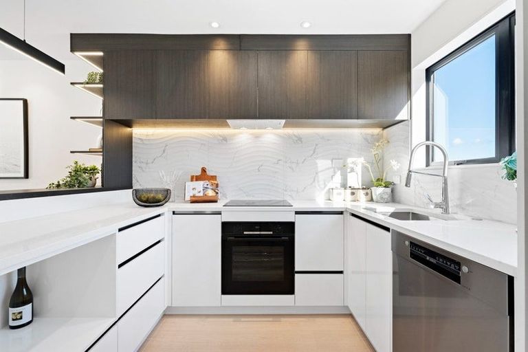 Photo of property in 11c Bowman Road, Forrest Hill, Auckland, 0620