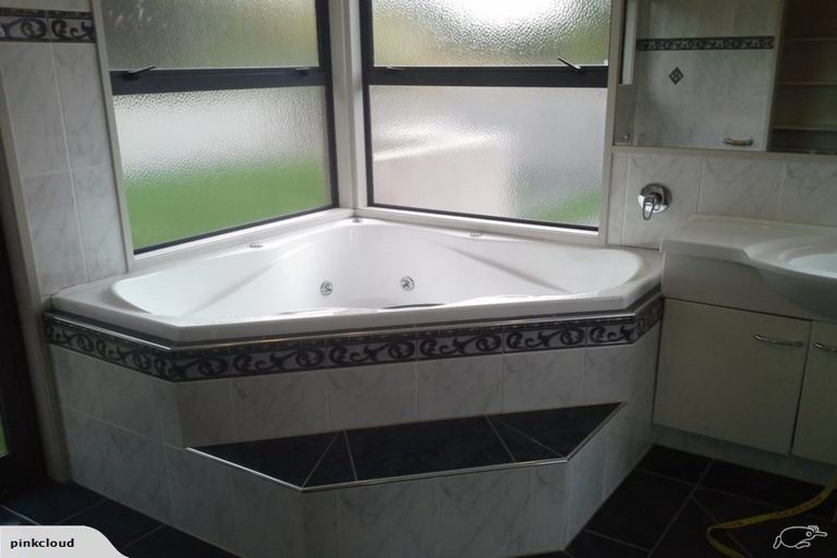 Photo of property in 30 Ian Sage Avenue, Torbay, Auckland, 0630