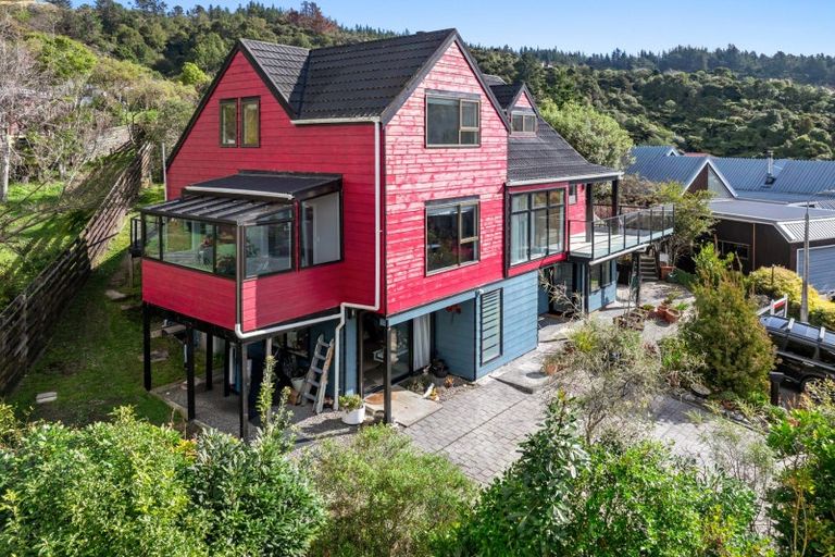 Photo of property in 12 Roman Close, Silverstream, Upper Hutt, 5019