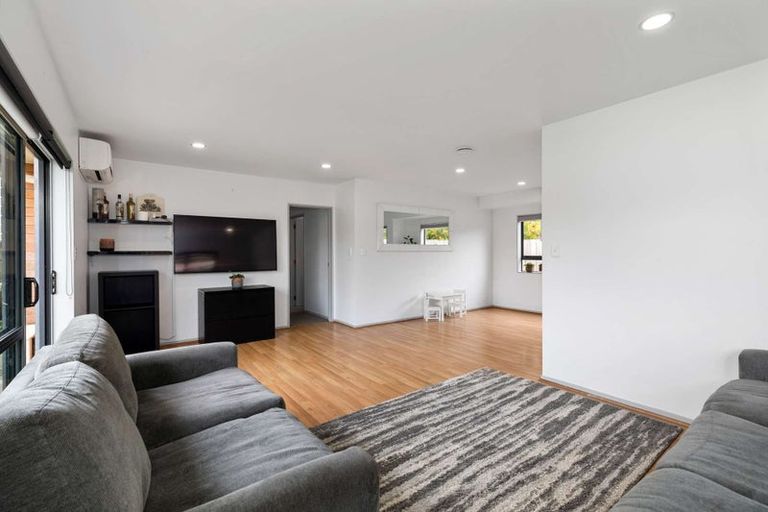 Photo of property in 16 O'sullivan Place, Waiuku, 2123