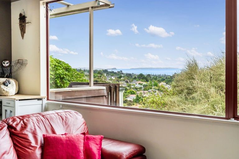 Photo of property in 70 Kate Sheppard Avenue, Torbay, Auckland, 0630