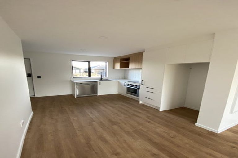 Photo of property in 16 Piripiri Place, Broomfield, Christchurch, 8042