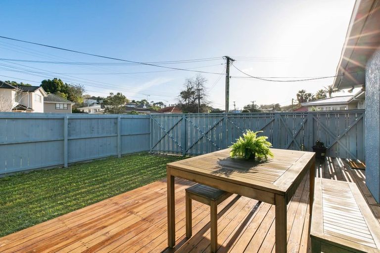 Photo of property in 1/9 Merriefield Avenue, Forrest Hill, Auckland, 0620