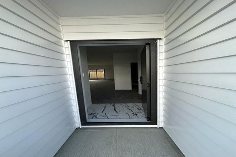 Photo of property in 6 Nagra Lane, Papakura, 2110