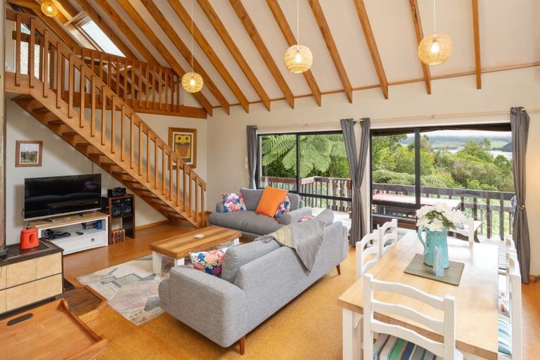 Photo of property in 14 Sandy Bay Road, Black Rock, Picton, 7282