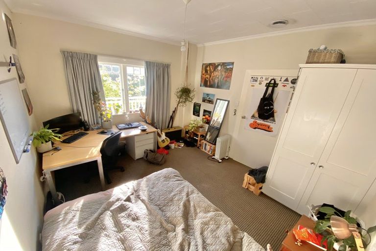 Photo of property in 36 Northland Road, Northland, Wellington, 6012