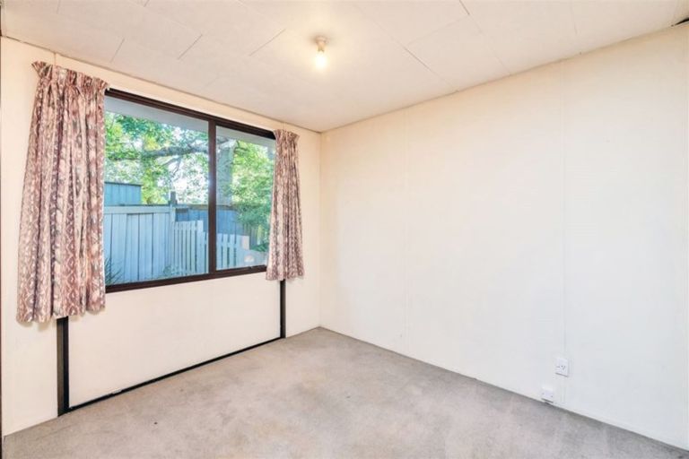 Photo of property in 1/9 Lucinda Place, Glen Eden, Auckland, 0602