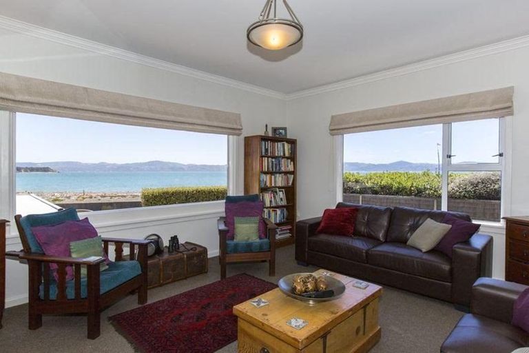 Photo of property in 255 Marine Parade, Eastbourne, Lower Hutt, 5013
