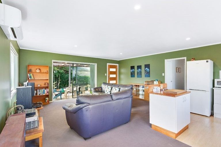 Photo of property in 21 Riserra Drive, Ranui, Auckland, 0612