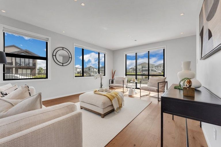 Photo of property in 2 Picnic Point Road, Hobsonville, Auckland, 0616