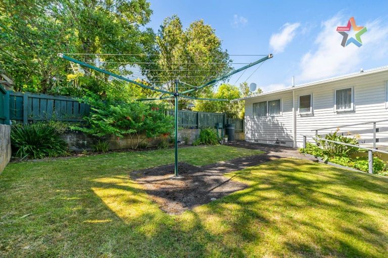 Photo of property in 5 Ruth Grove, Karori, Wellington, 6012