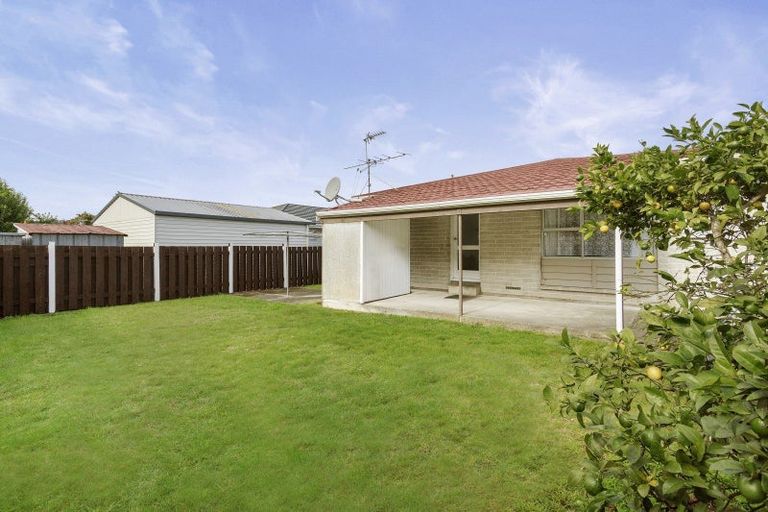 Photo of property in 2/12 Tacoma Drive, Totara Park, Upper Hutt, 5018