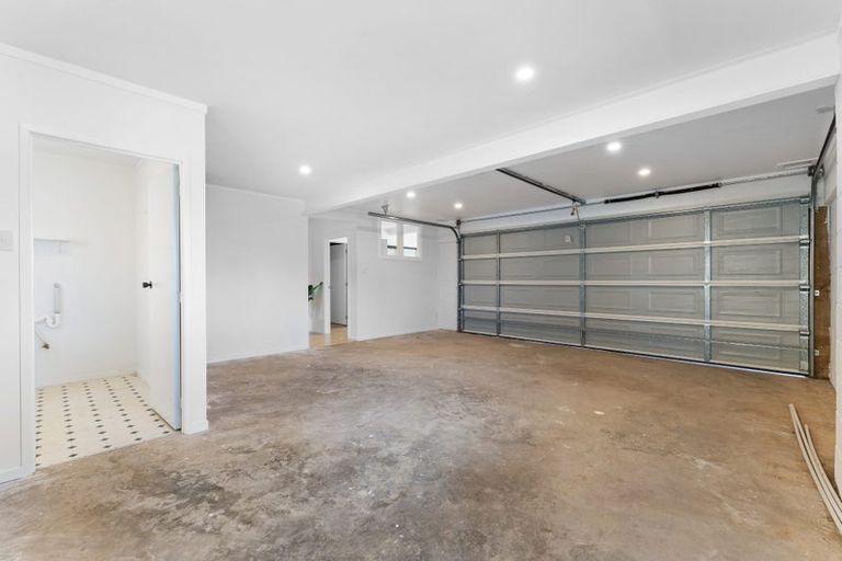 Photo of property in 23 Ravenwood Drive, Forrest Hill, Auckland, 0620