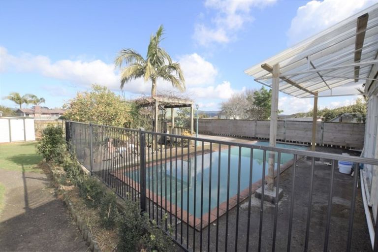 Photo of property in 6 Strid Road, Te Atatu South, Auckland, 0610