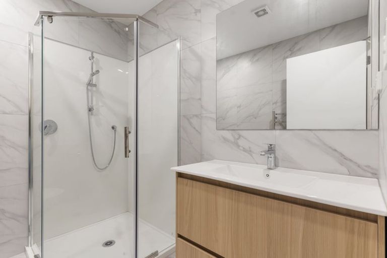 Photo of property in 8/10 Orchid Place, Te Atatu South, Auckland, 0610