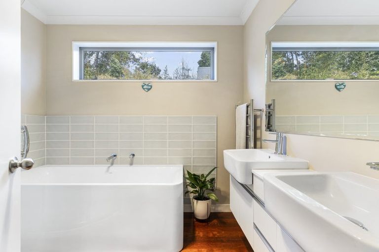 Photo of property in 6 Poplar Road, Stanmore Bay, Whangaparaoa, 0932