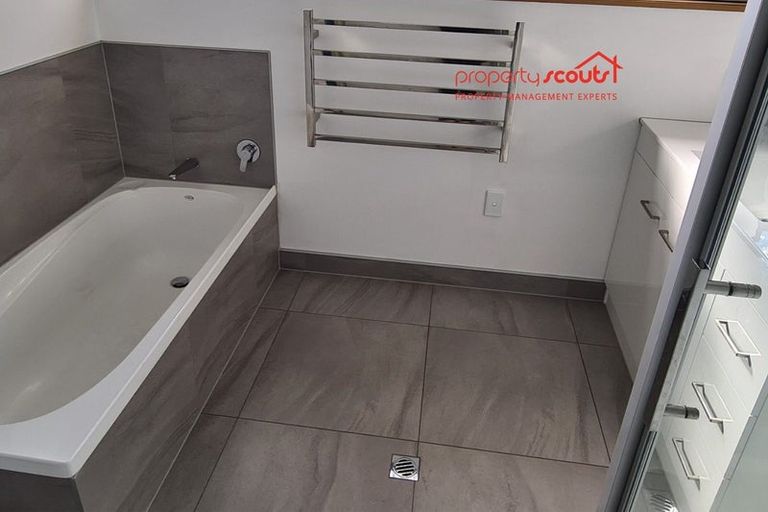 Photo of property in 15 Shearwater Street, One Tree Point, 0118