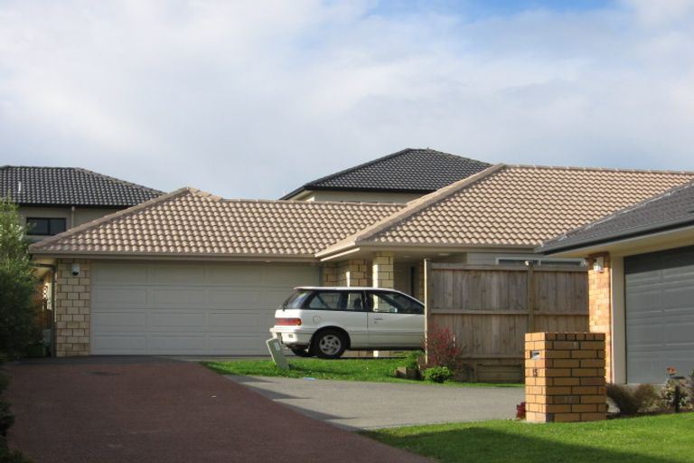 Photo of property in 17 Coachman Drive, Flat Bush, Auckland, 2016