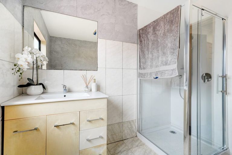 Photo of property in 17 Edgewood Way, Henderson, Auckland, 0612