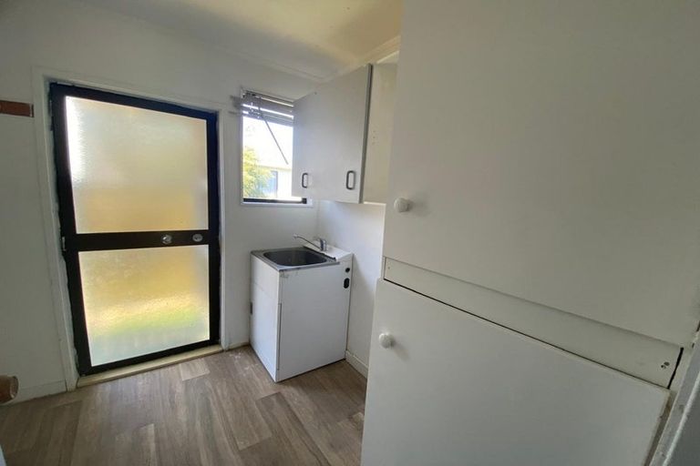 Photo of property in 19a Etherton Drive, Weymouth, Auckland, 2103