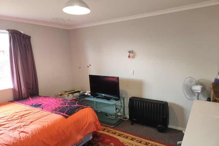 Photo of property in 1 Matai Street, Waikanae, 5036