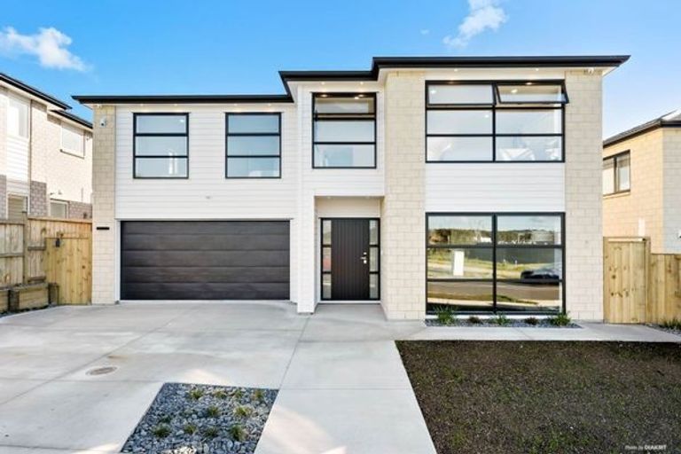 Photo of property in 14 Drumconnell Drive, Flat Bush, Auckland, 2019