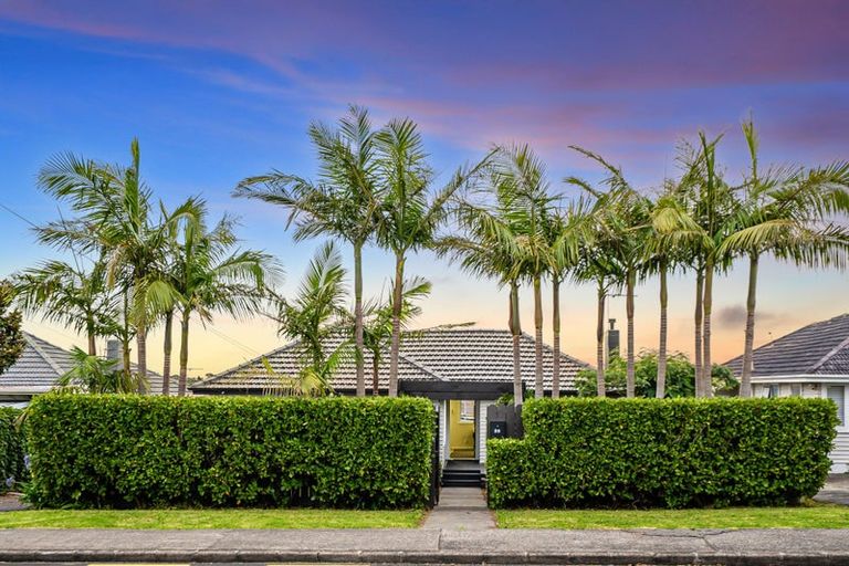 Photo of property in 1/28 Bleakhouse Road, Howick, Auckland, 2014