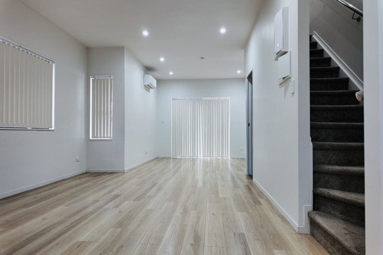 Photo of property in 3b Putiputi Way, Papakura, 2110