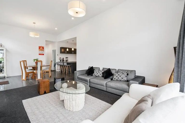 Photo of property in 12 Liberation Road, Papakura, 2110